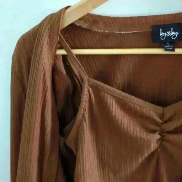 BY & BY | Women's Brown Cognac Two Piece Long Sleeve Button Down V-Neck… - Picture 4 of 5